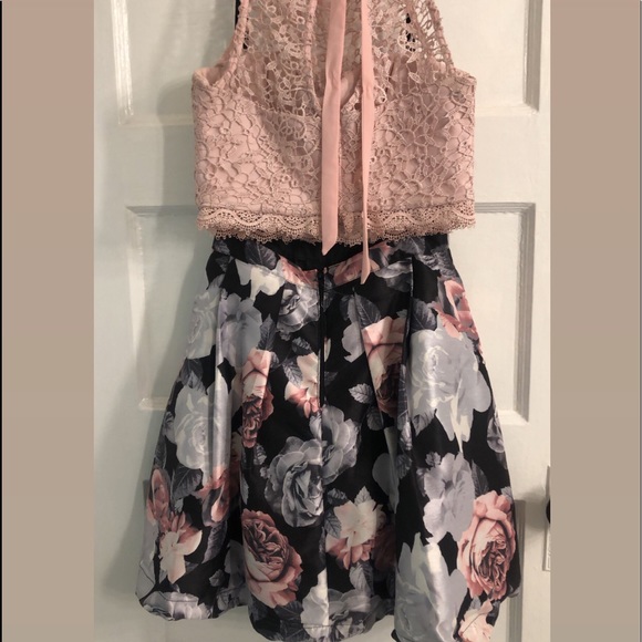 cute two piece dress💕 - Picture 2 of 2